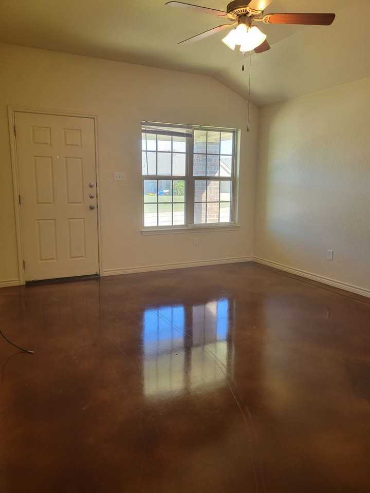 203 Coby-BW - Photo 2 of 16