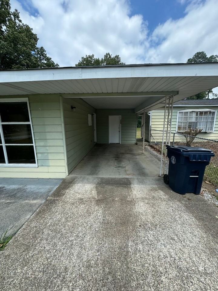 6905 Moreview Rd - Photo 2 of 12