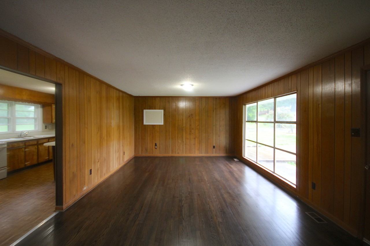6905 Moreview Rd - Photo 3 of 12
