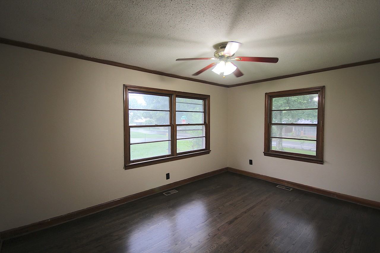 6905 Moreview Rd - Photo 7 of 12