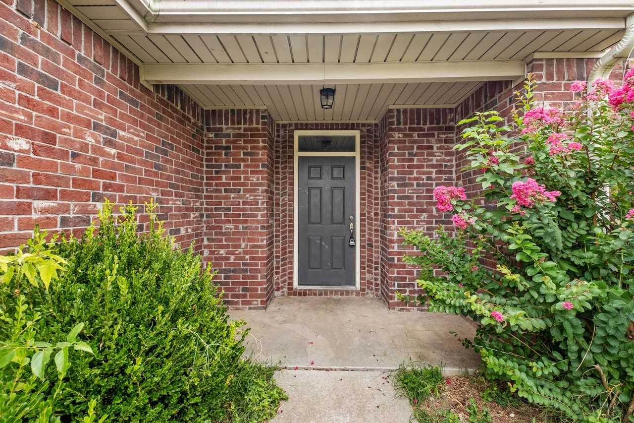 702 Grant Ave - Photo 4 of 27