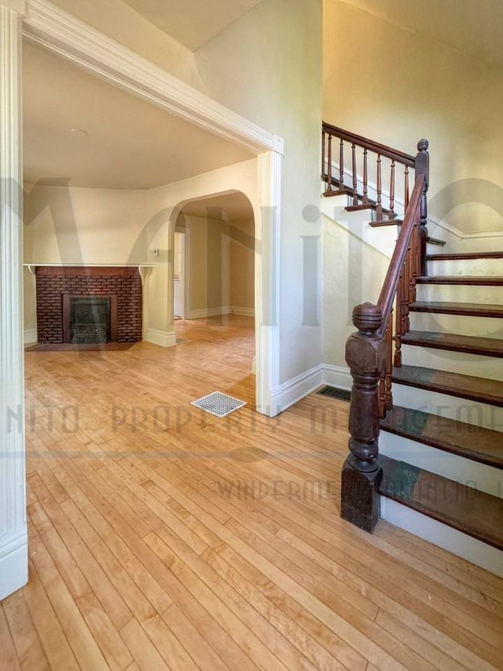 324 E 11th Ave - Photo 5 of 30