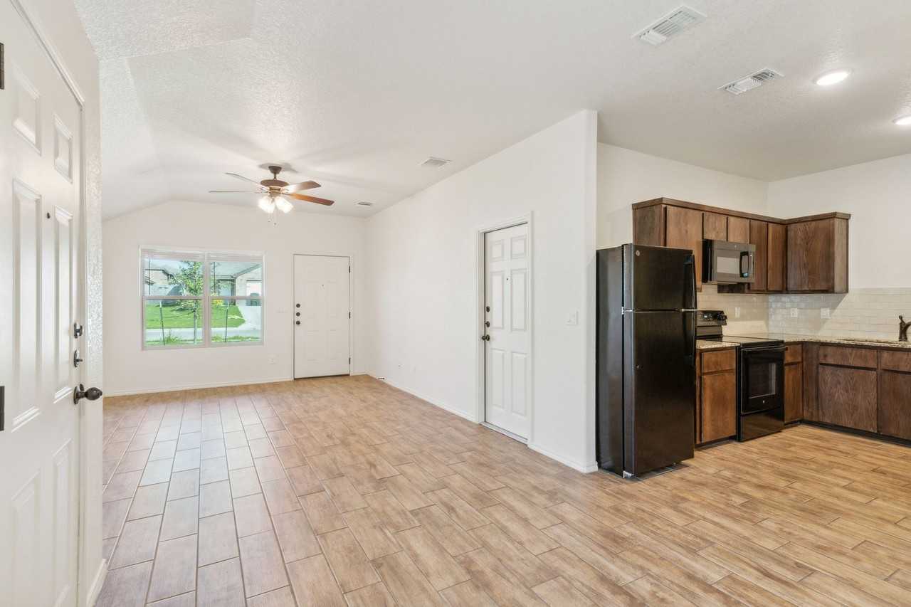 2416 Alterman Dr #A - Photo 2 of 15