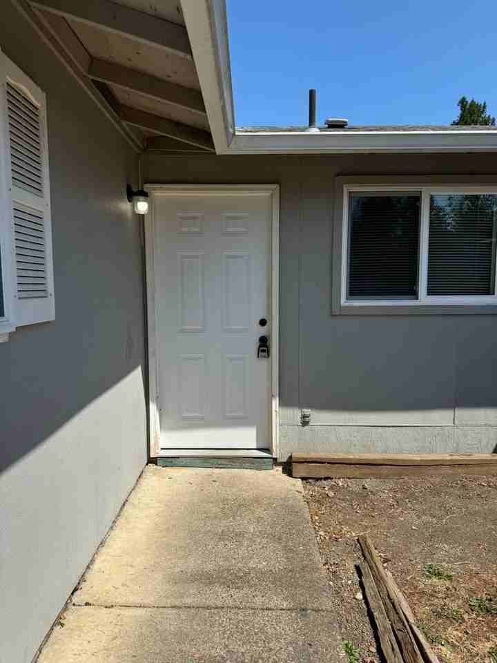 636 W Quinalt St - Photo 2 of 27