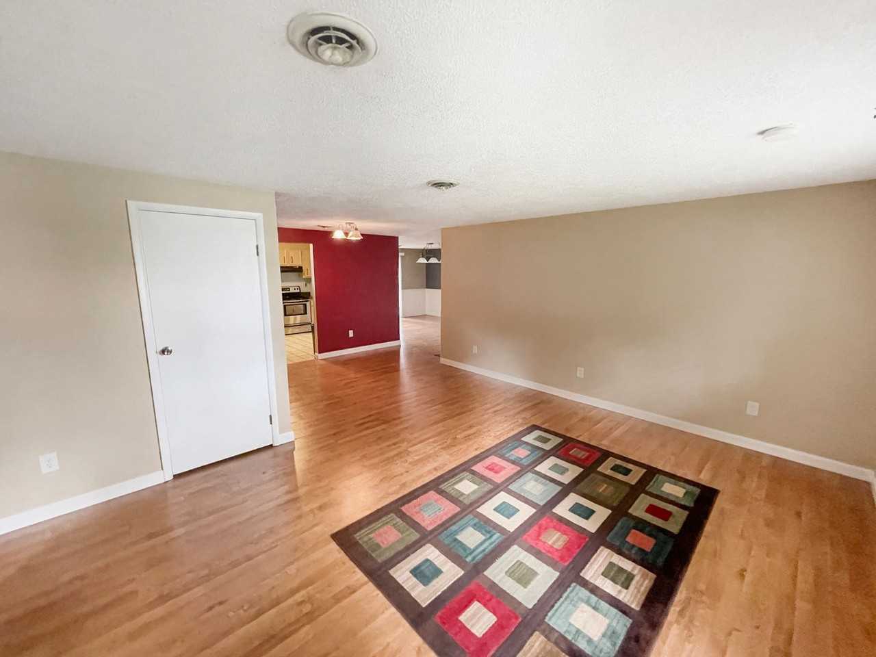 7500 Orchardhill Dr - Photo 2 of 12