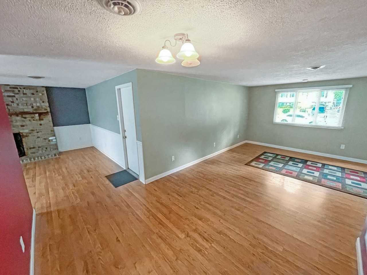 7500 Orchardhill Dr - Photo 3 of 12