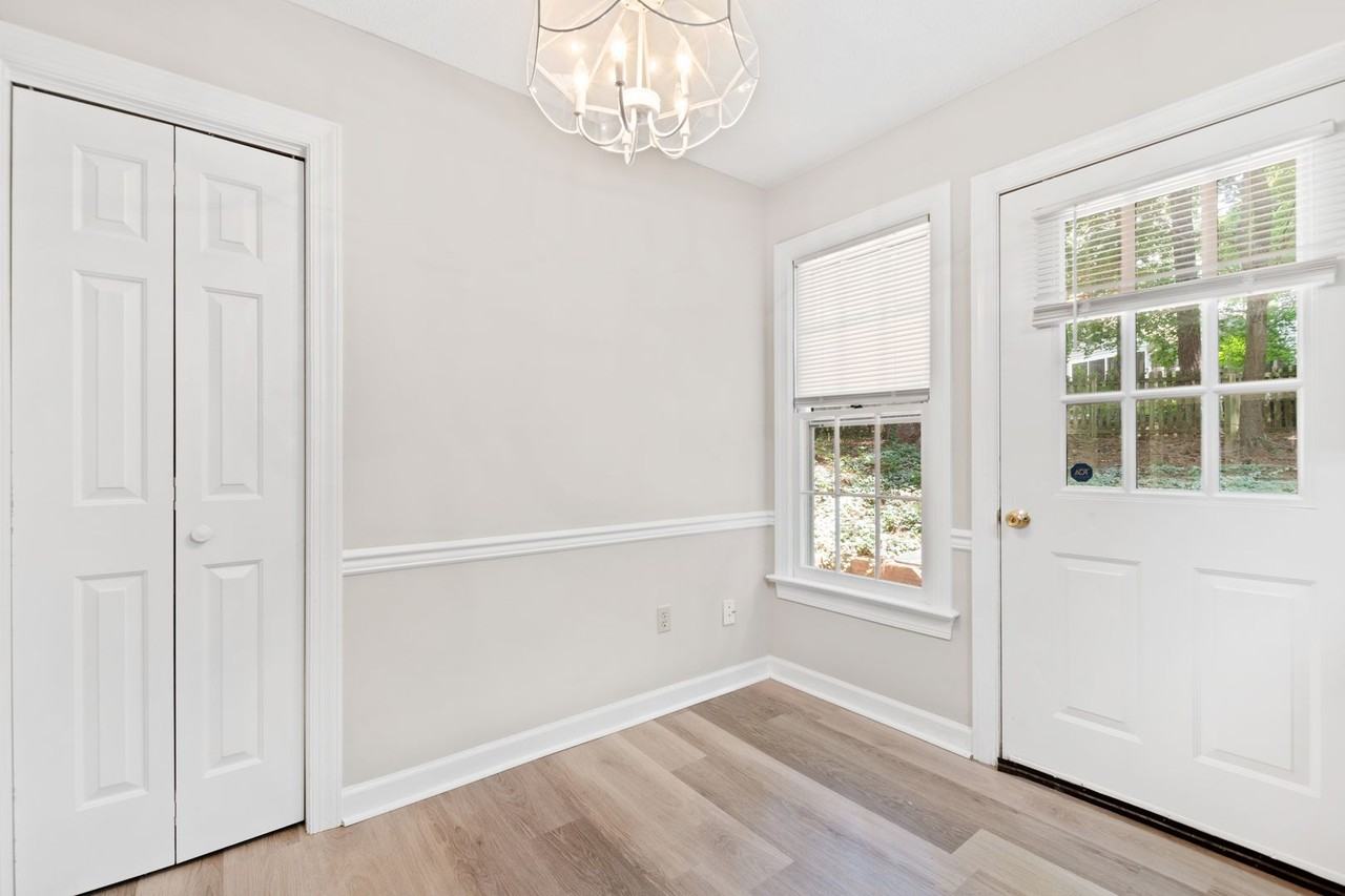 137 Gold Meadow Dr - Photo 4 of 38