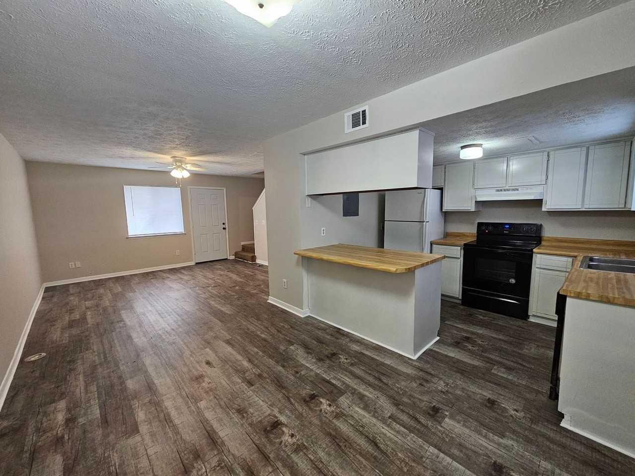 6405 Lenawee St - Photo 2 of 11