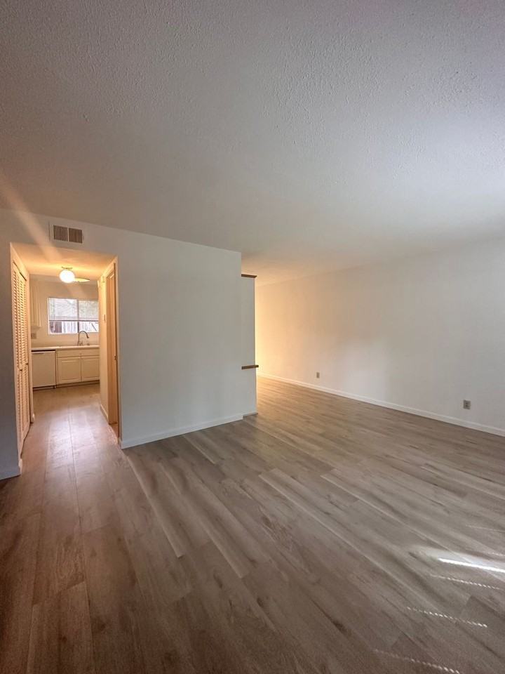 2084 Alta Loma St - Photo 6 of 28