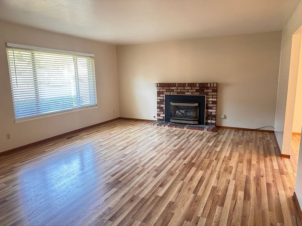 361 Manila Dr - Photo 2 of 14