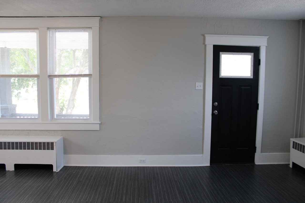 152 N Lombard St - Photo 3 of 15