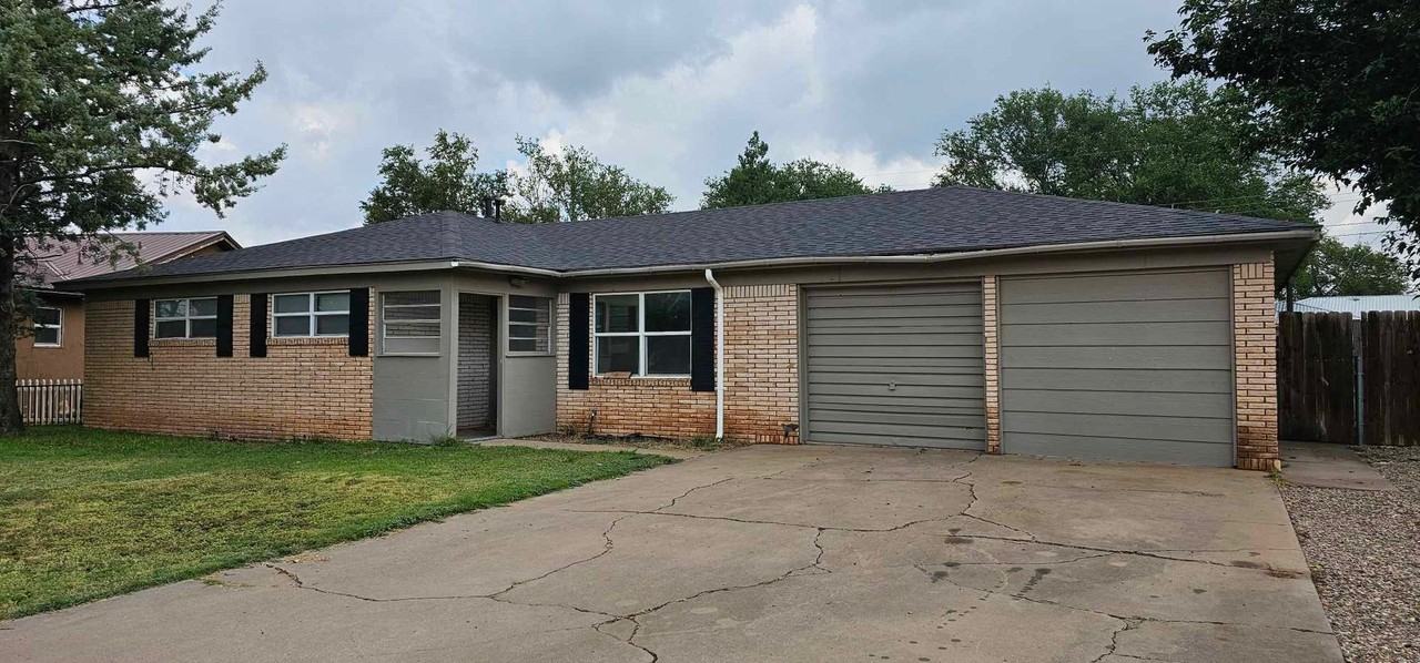 1513 N Edwards St - Photo 3 of 27