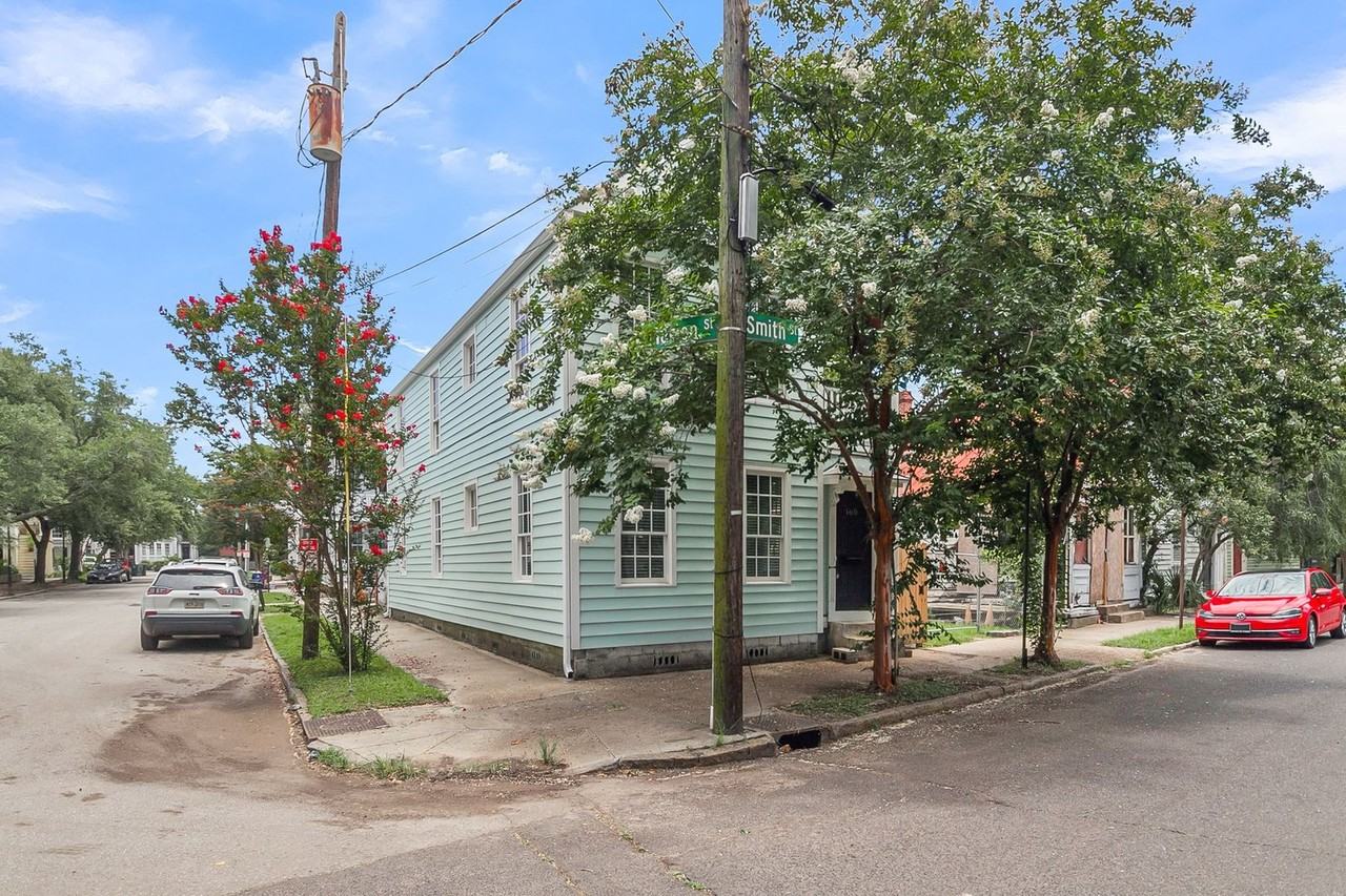 160 Smith St - Photo 2 of 21