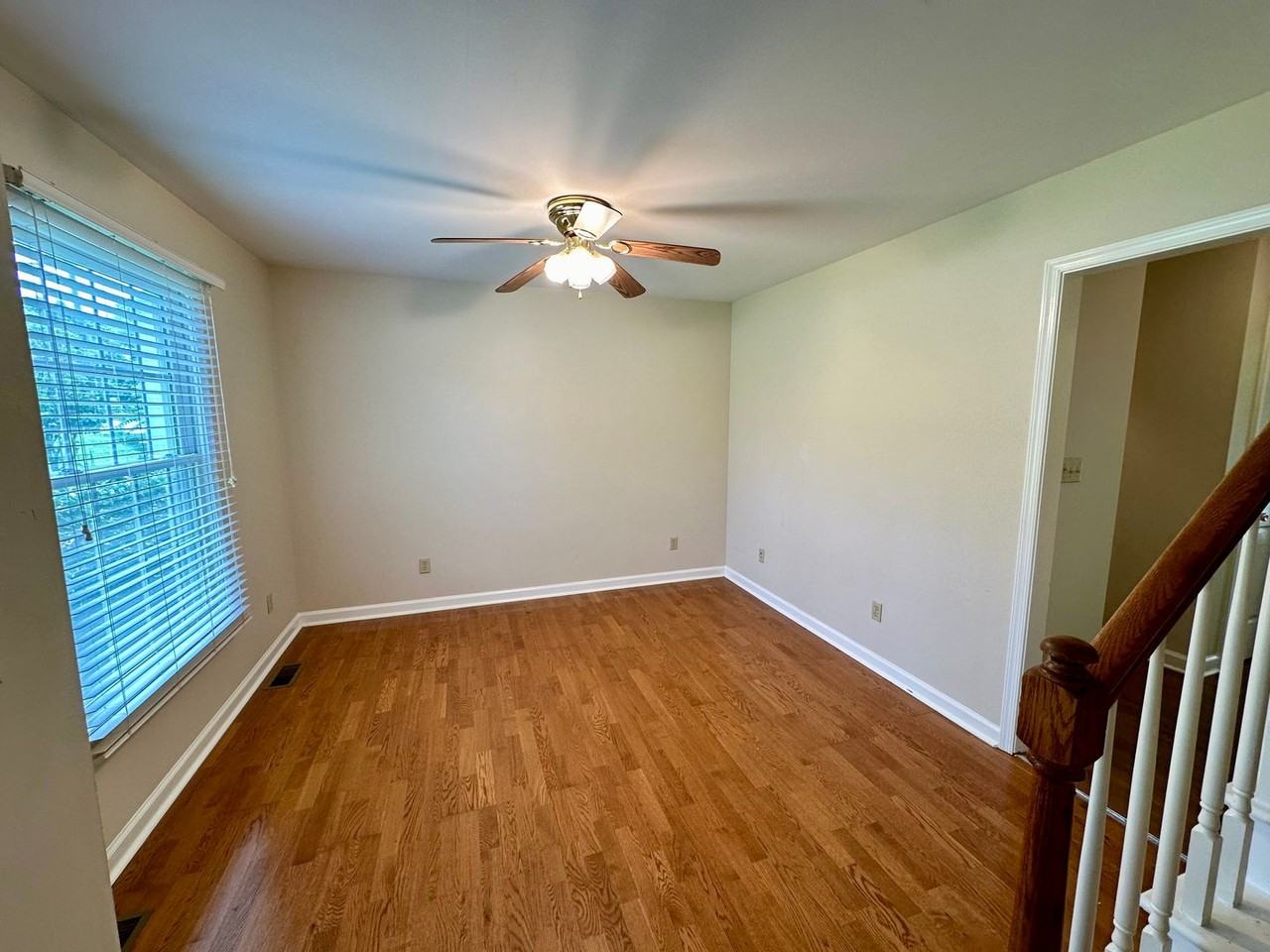 405 N Mecklenburg Ave - Photo 2 of 13