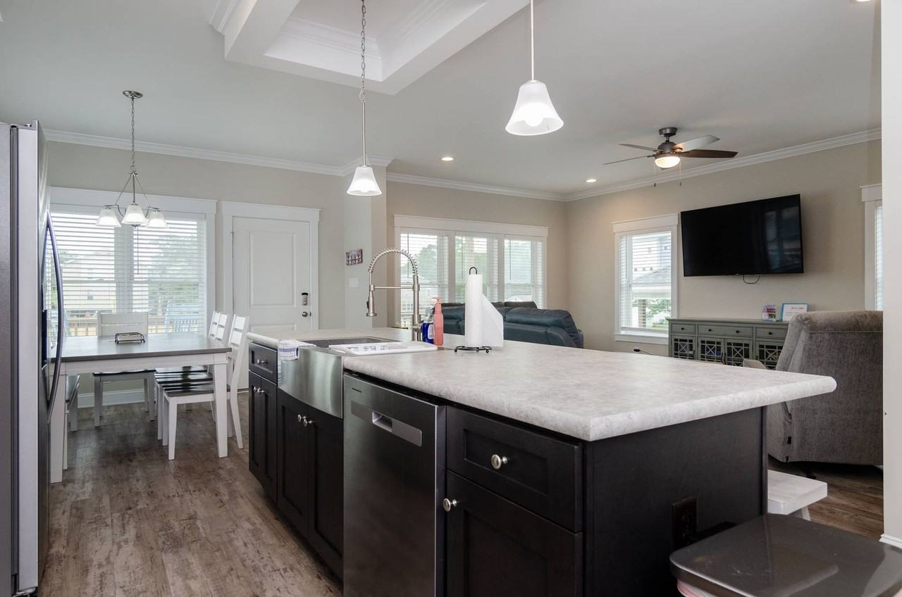 208 Spartanburg Ave - Photo 6 of 42