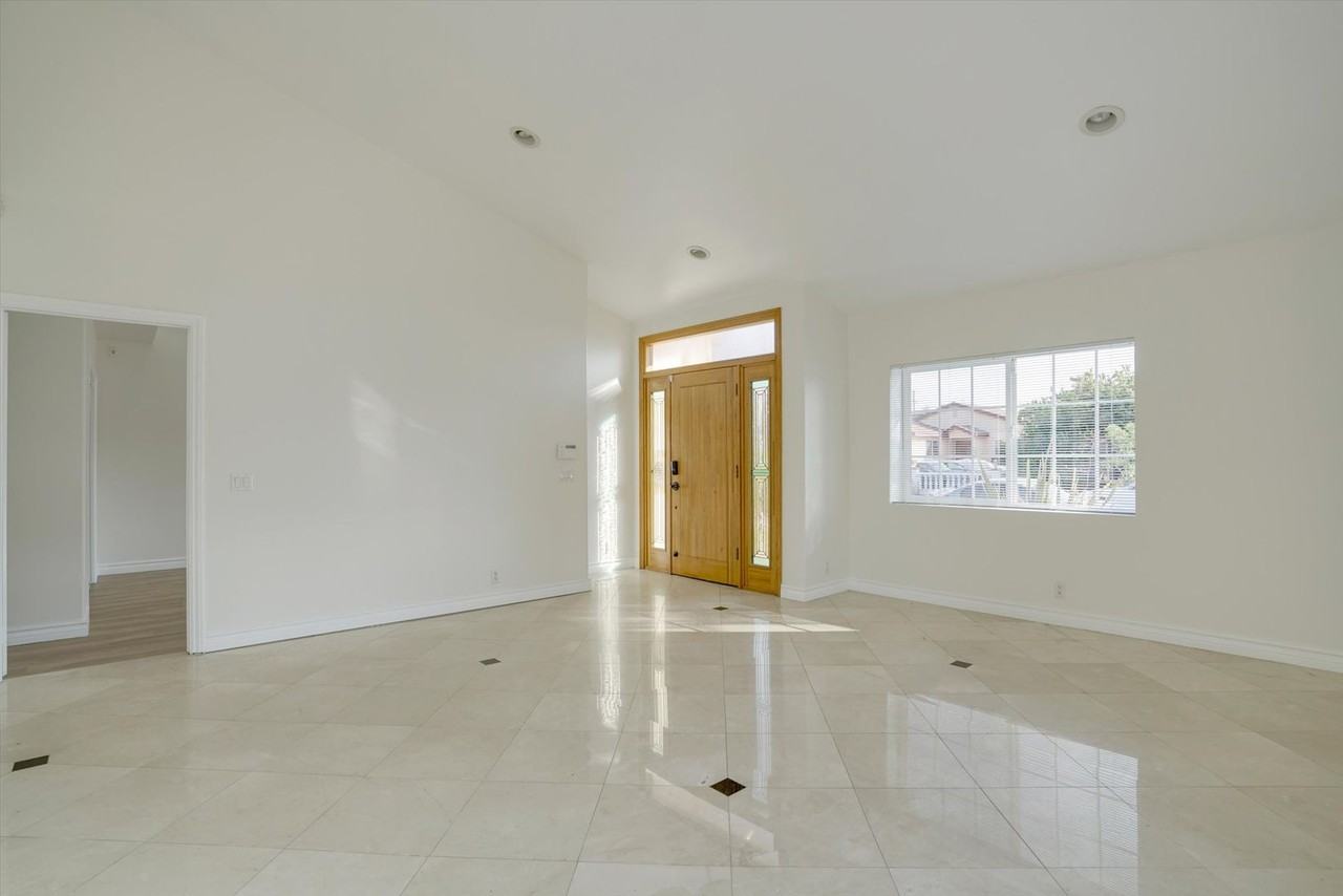 4721 Berryman Ave - Photo 6 of 39
