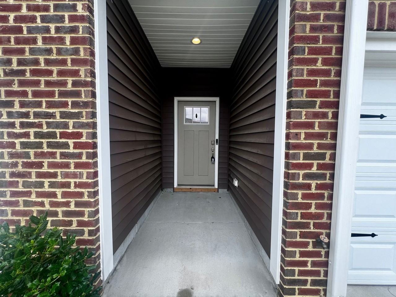 2542 Fieldsway Dr - Photo 2 of 42