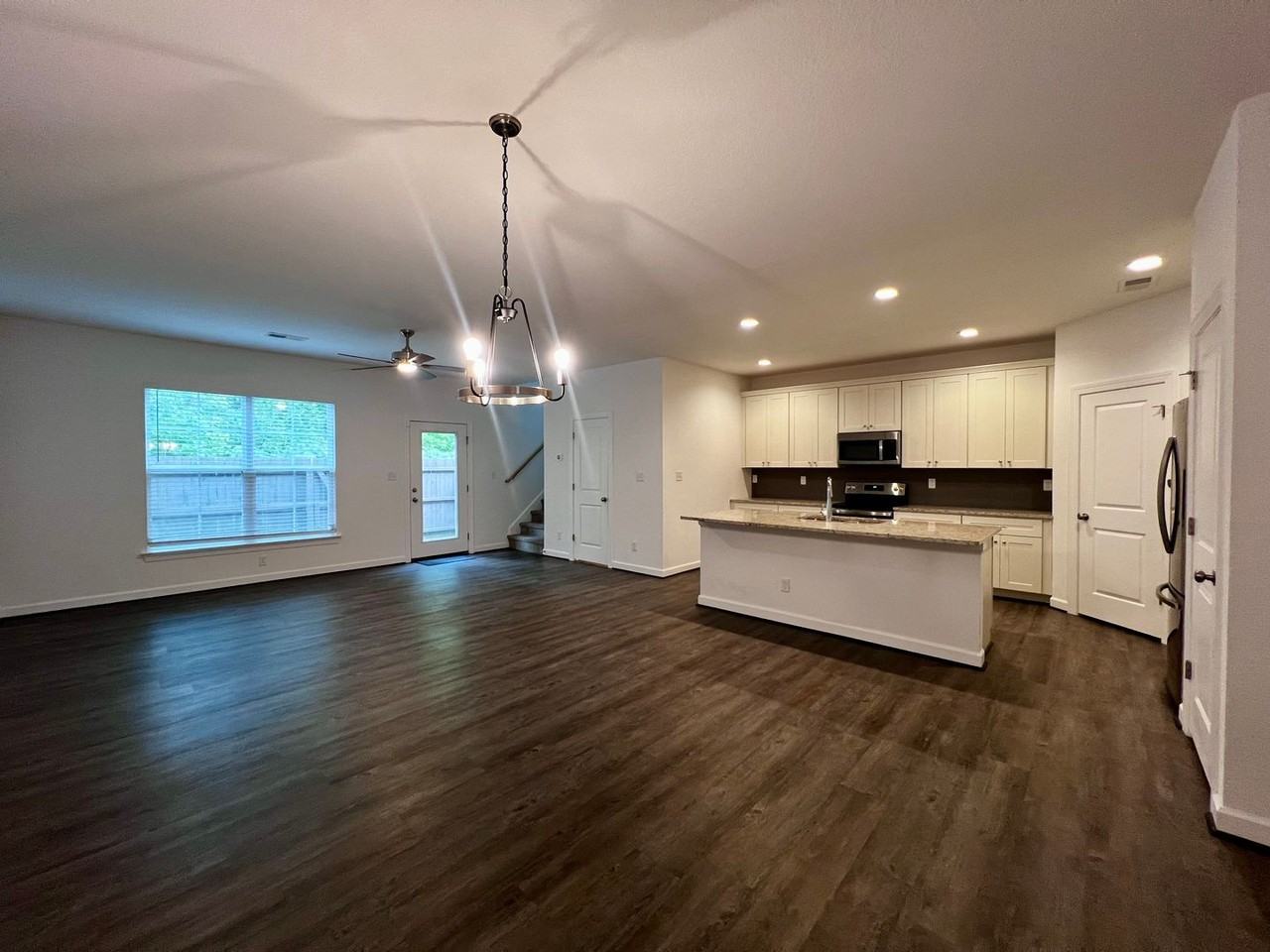 2542 Fieldsway Dr - Photo 4 of 42