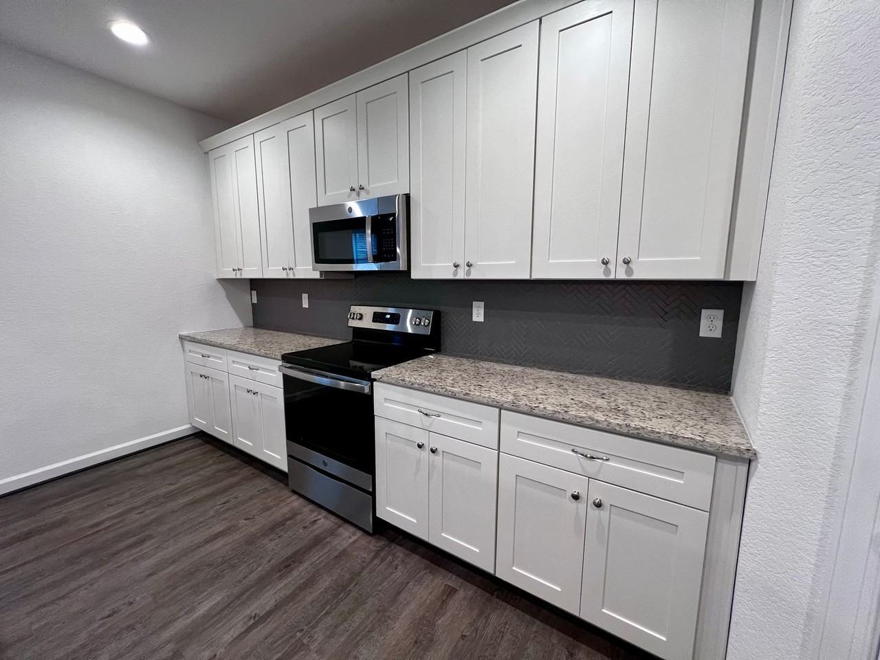 2542 Fieldsway Dr - Photo 6 of 42