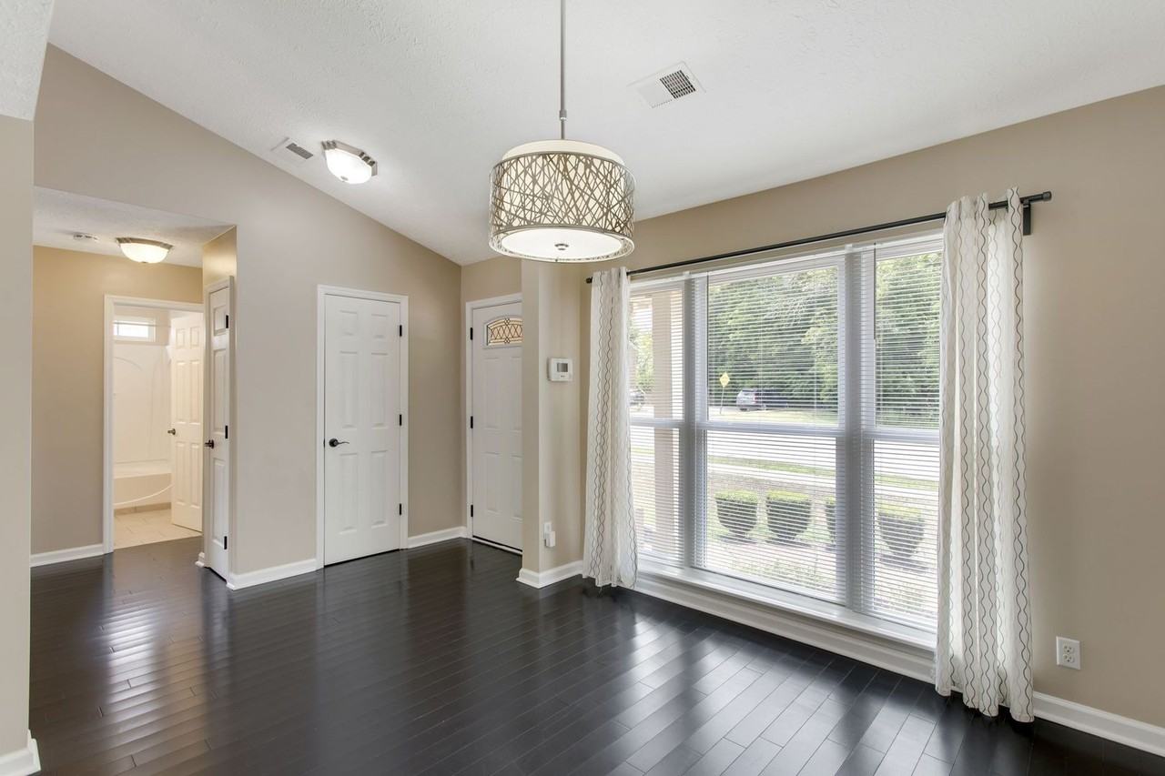 8424 Beautiful Valley Dr - Photo 3 of 31