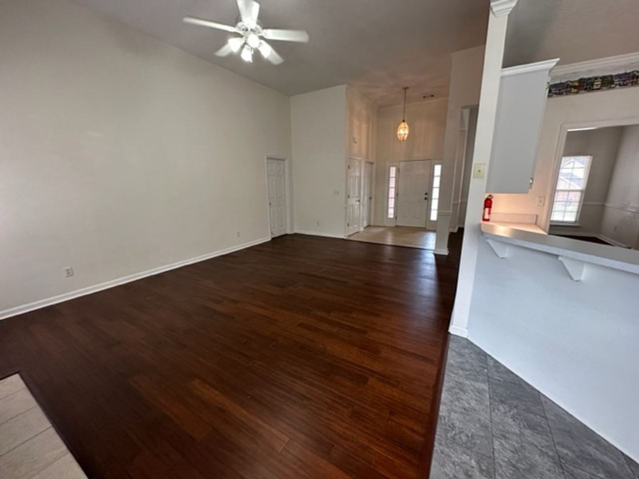 701 Spalding Ct - Photo 5 of 21
