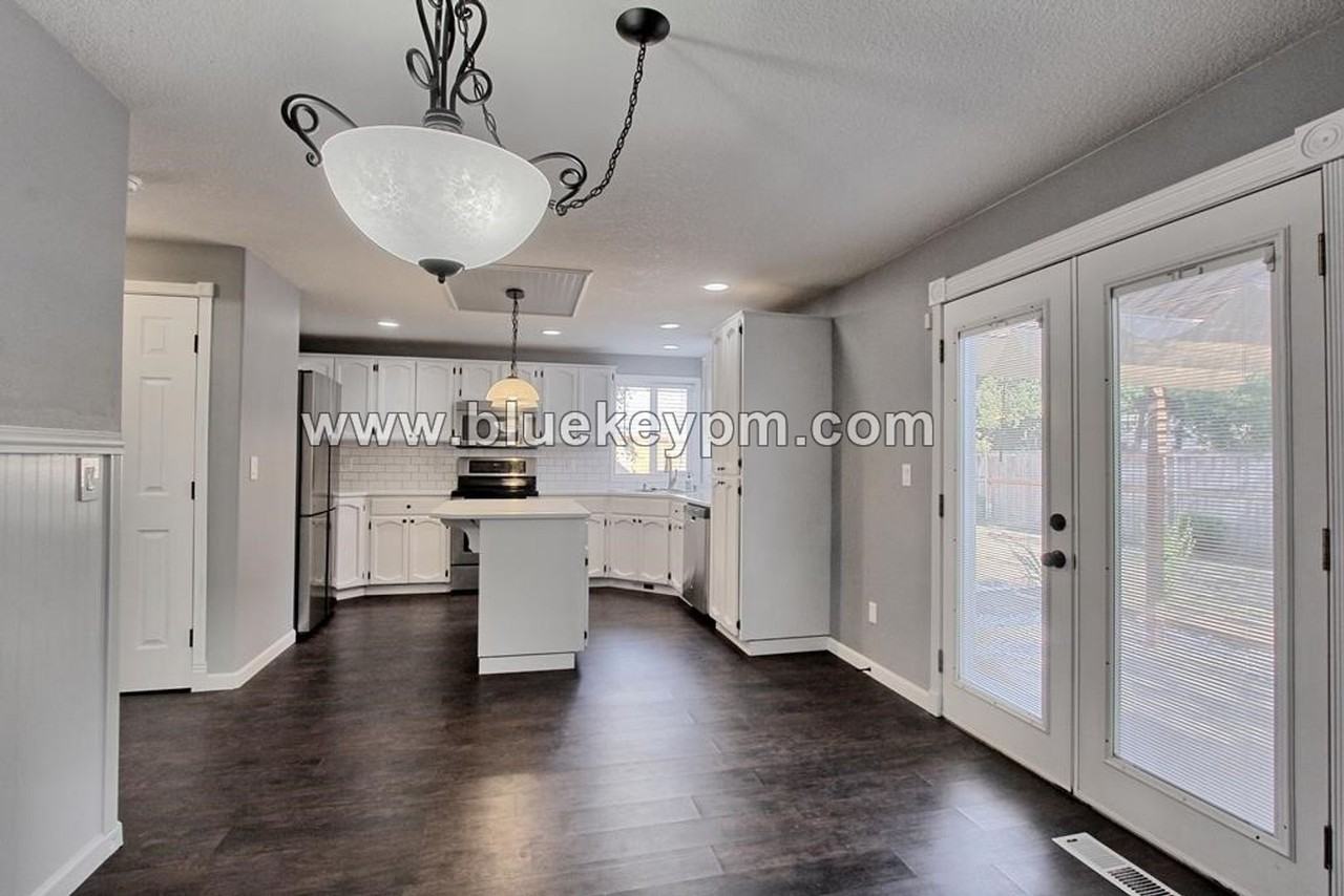 1915 Se 189th Ct - Photo 6 of 21
