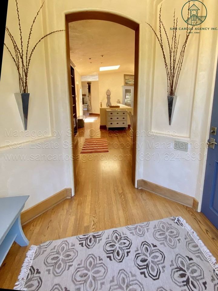 10515 Fairway Ct - Photo 2 of 35