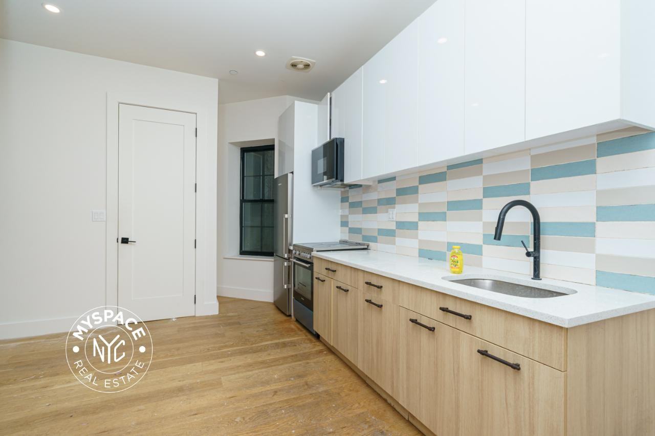 2553 Bedford Ave #1A - Photo 3 of 18