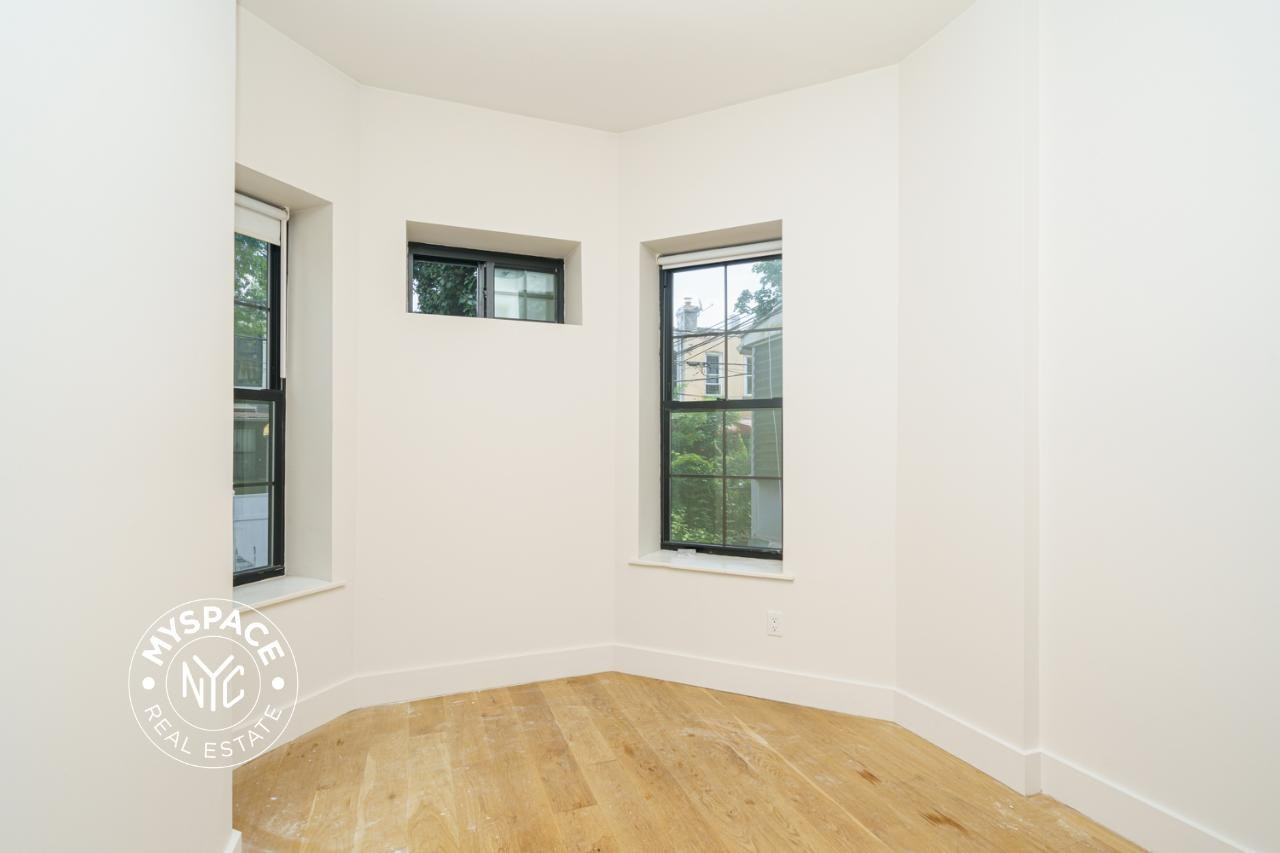 2553 Bedford Ave #1A - Photo 7 of 18