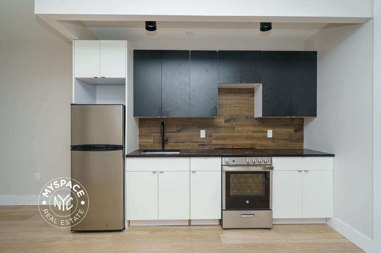 1244 New York Ave #6C - Photo 2 of 11