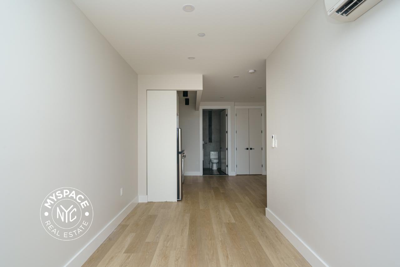 1244 New York Ave #6C - Photo 6 of 11