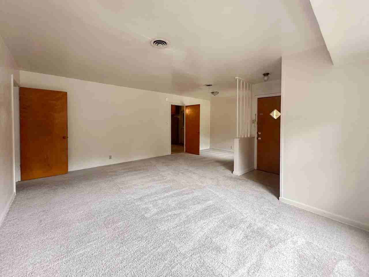 809 Crescent St - Photo 2 of 10