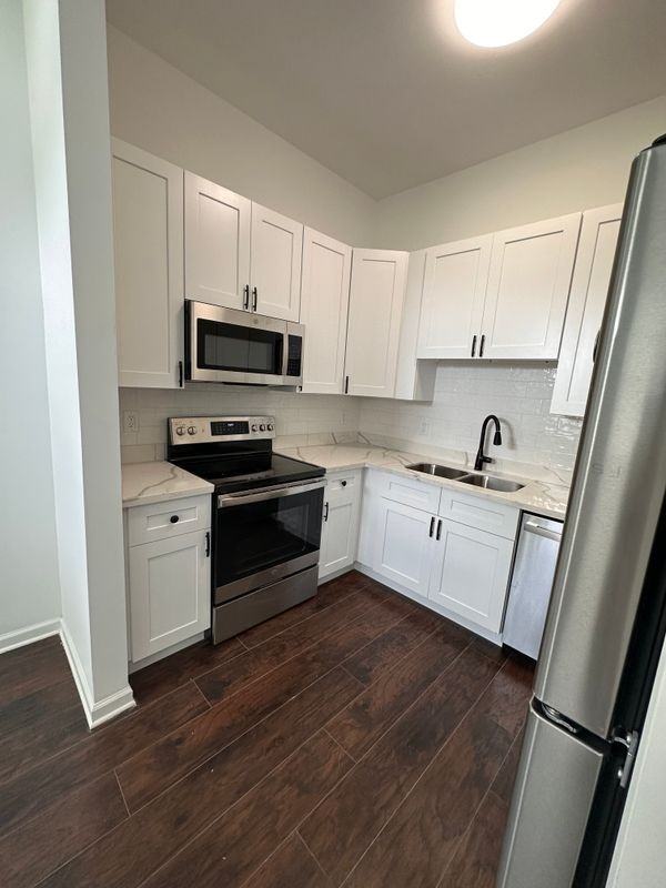 2430 Deers St - Photo 6 of 13