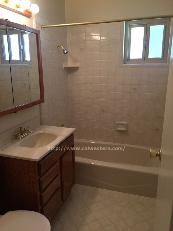 1136 Welch Ave - Photo 2 of 9