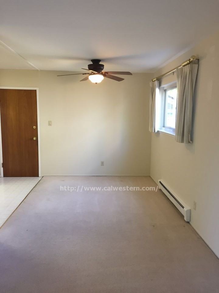 1136 Welch Ave - Photo 3 of 9