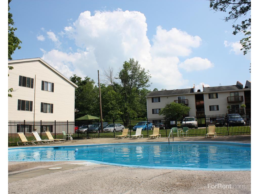 Oakwood Apts - Photo 3 of 20