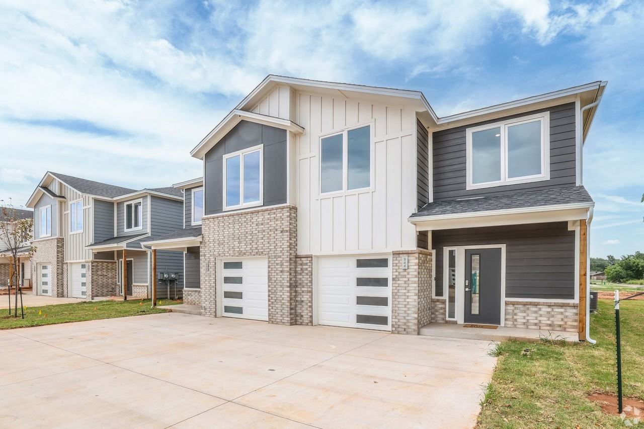 944 Prominent Way - Photo 4 of 48