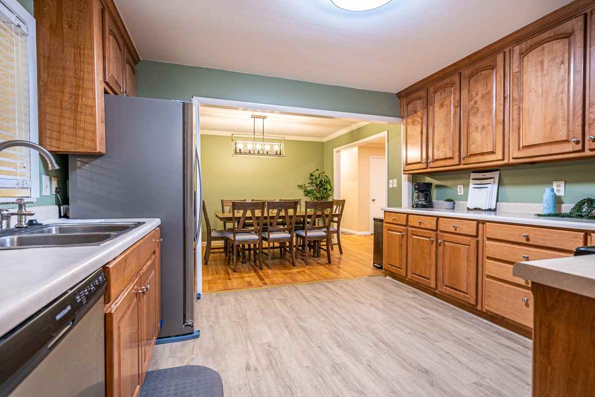 10019 Westleigh Dr Se - Photo 5 of 36