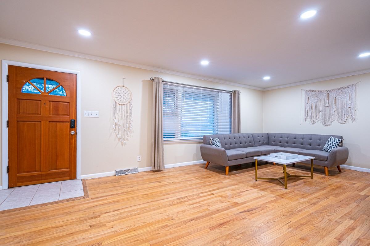 10019 Westleigh Dr Se - Photo 3 of 36