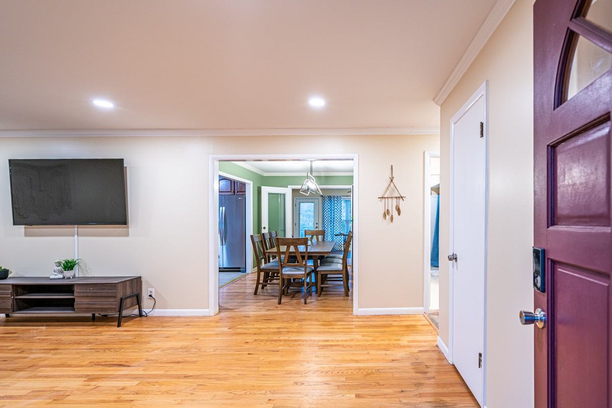 10019 Westleigh Dr Se - Photo 7 of 36