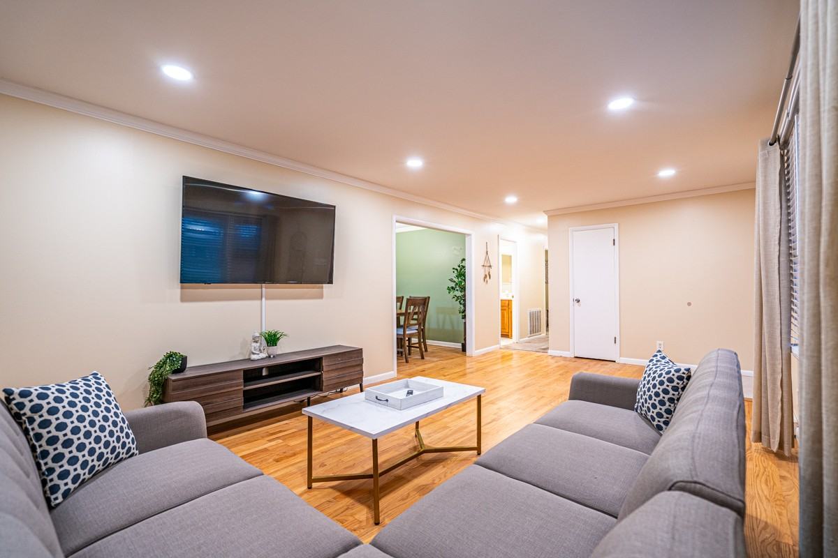 10019 Westleigh Dr Se - Photo 7 of 36