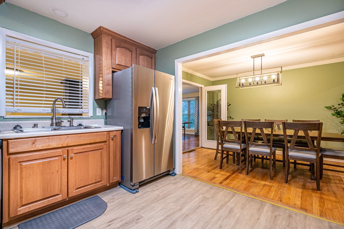 10019 Westleigh Dr Se - Photo 5 of 36