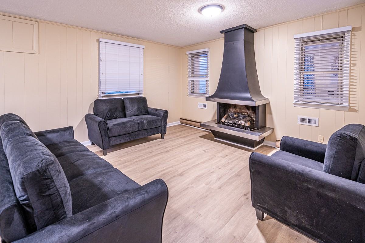 10019 Westleigh Dr Se - Photo 2 of 36