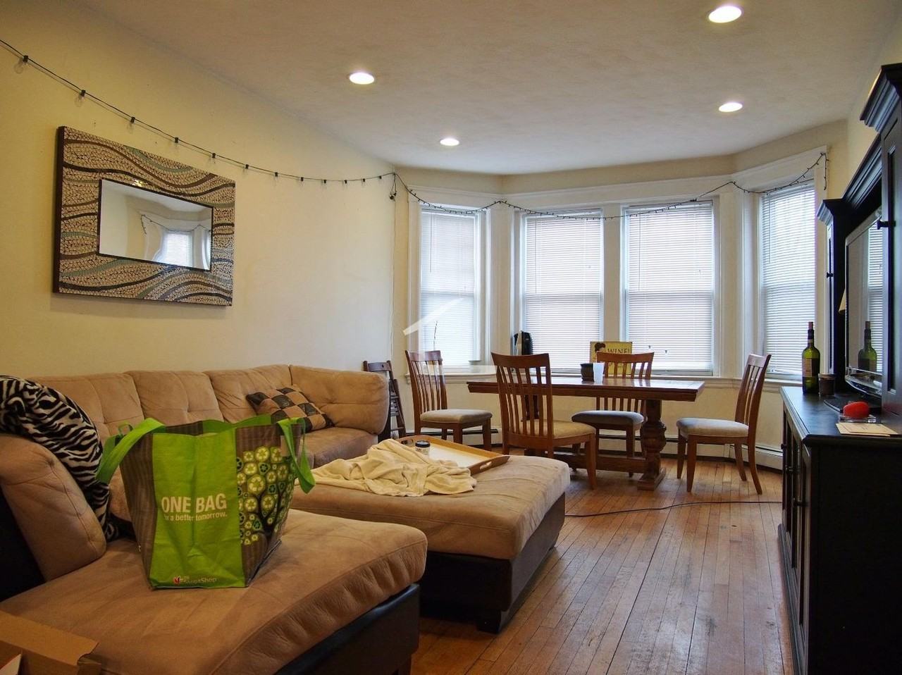 71 Babcock St - Photo 3 of 12