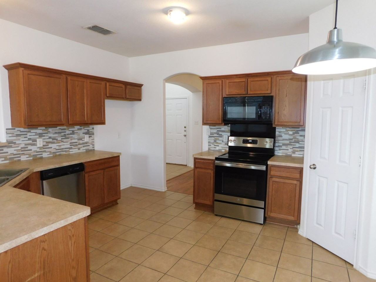 5708 Mahogany Bay - Photo 4 of 22