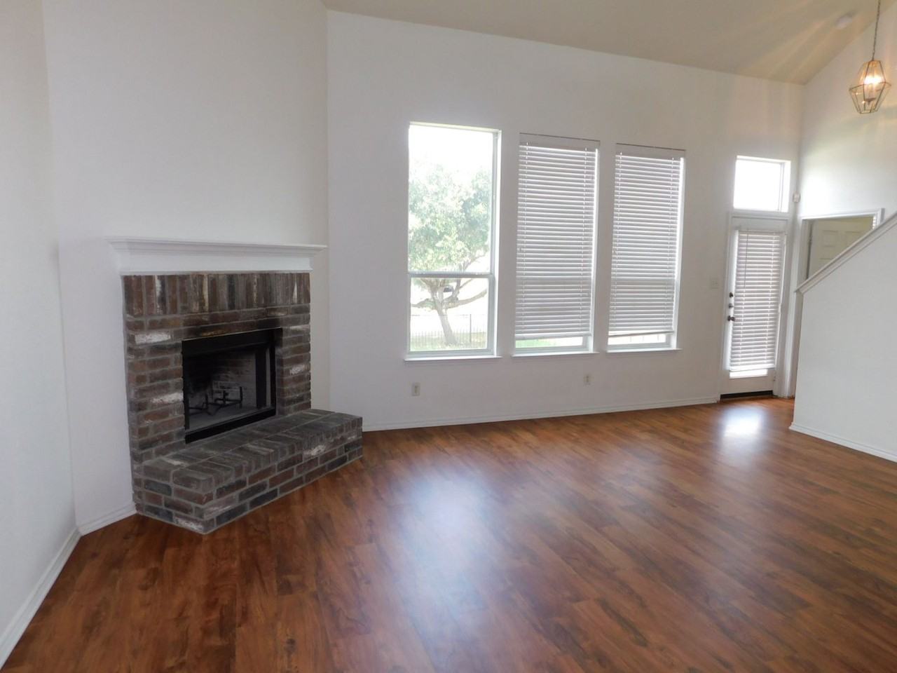 5708 Mahogany Bay - Photo 5 of 22