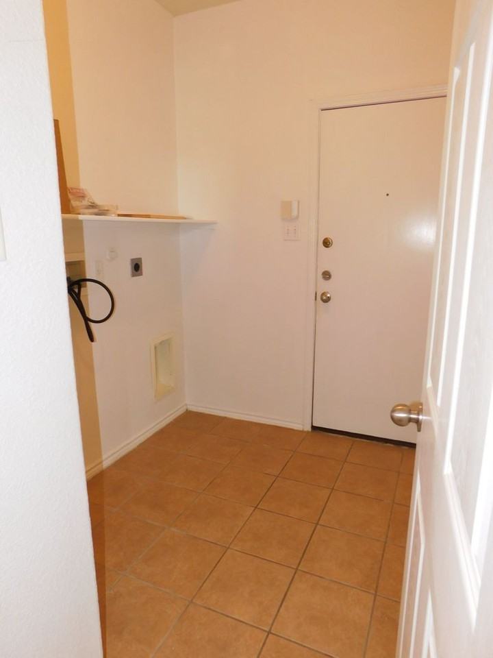 5708 Mahogany Bay - Photo 7 of 22