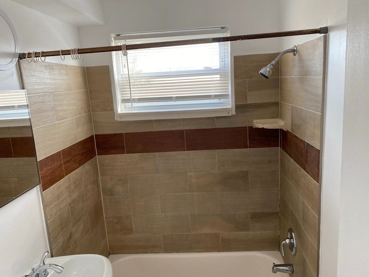 1837 N Dinwiddie St - Photo 5 of 12