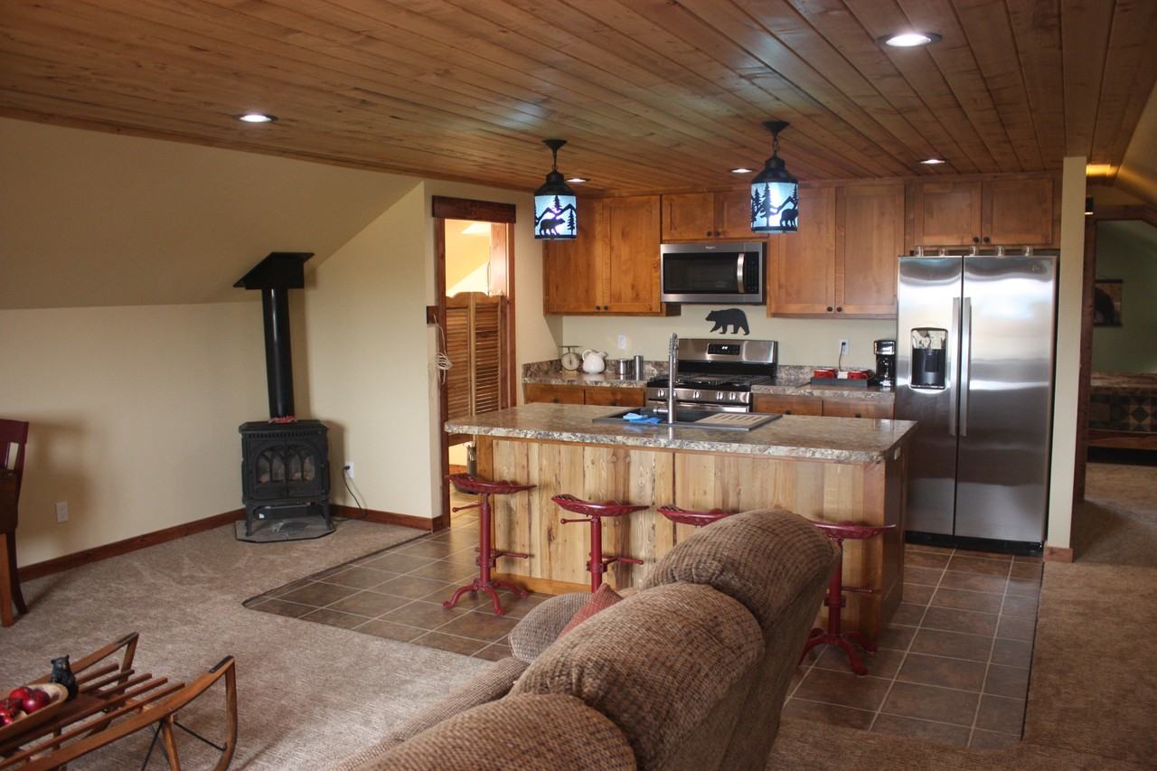 255 Lindsay Rd - Photo 3 of 6