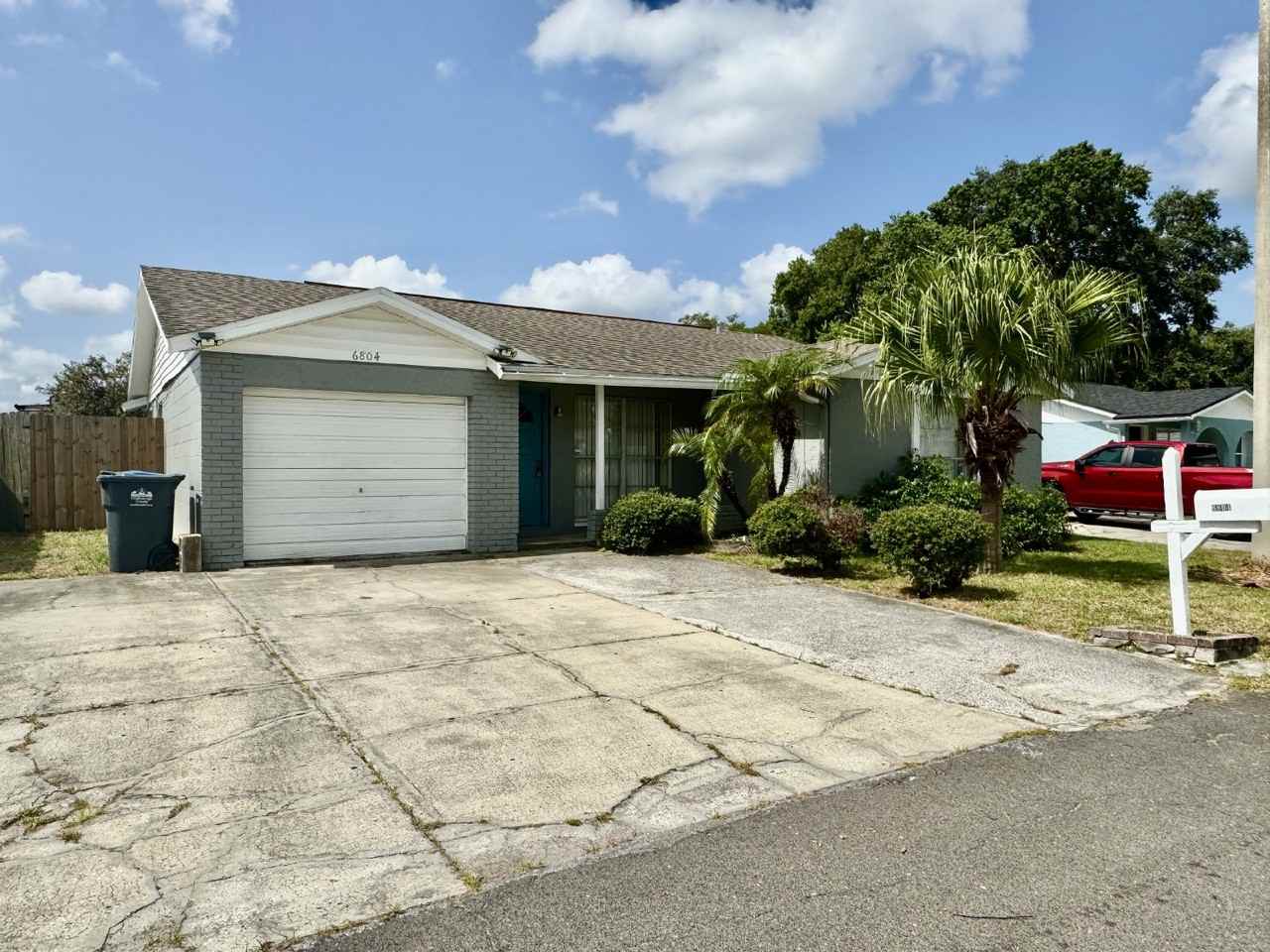 6804 Middlewood Ct - Photo 3 of 11